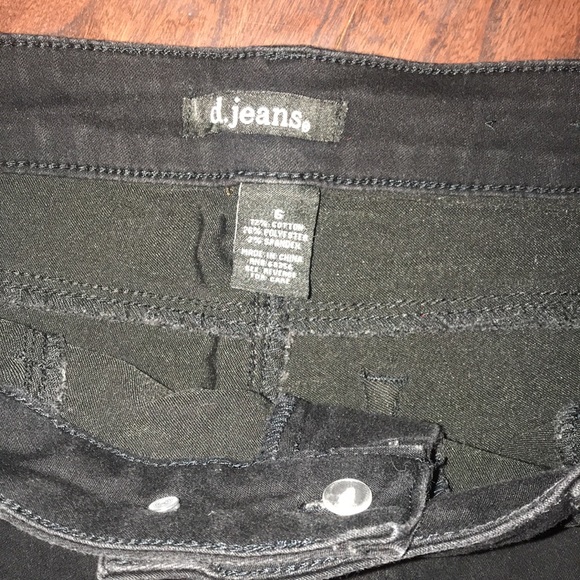 Women’s shorts Size 6 - Picture 3 of 5